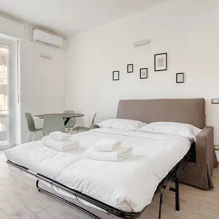 Just Urban - Bright Flat Solari Area - 2 Min Metro M4 Apartament *